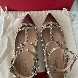 VALENTINO ROCKSTUD LEATHER FLATS